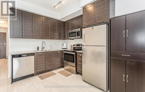 901 - 50 Bruyeres Mews, Toronto, ON - Indoor Photo Showing Kitchen