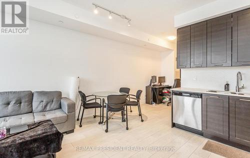 901 - 50 Bruyeres Mews, Toronto, ON - Indoor Photo Showing Kitchen