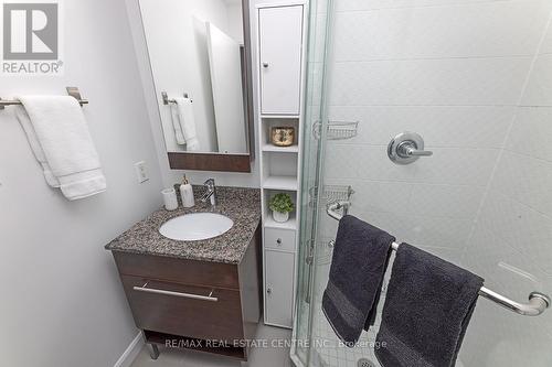 1301 - 500 Sherbourne Street, Toronto, ON - Indoor Photo Showing Bathroom