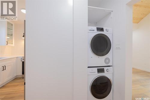 428 F Avenue S, Saskatoon, SK - Indoor Photo Showing Laundry Room