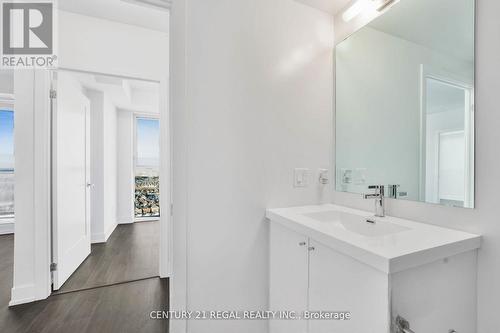 2518 - 2550 Simcoe Street N, Oshawa, ON - Indoor Photo Showing Bathroom