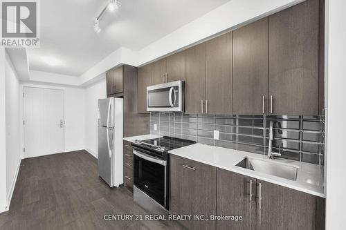 2518 - 2550 Simcoe Street N, Oshawa, ON - Indoor Photo Showing Kitchen With Upgraded Kitchen