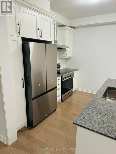 1846 Passionfruit Grove, Pickering, ON - Indoor Photo Showing Kitchen