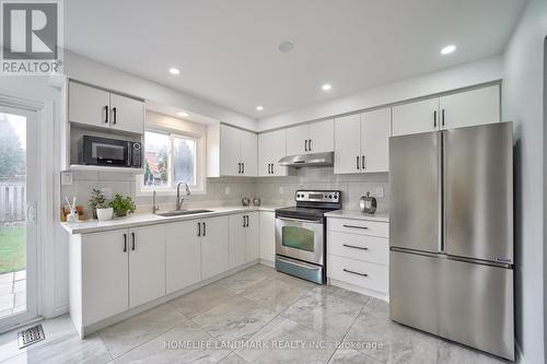 29 Kenborough Court, Markham, ON - Indoor Photo Showing Kitchen