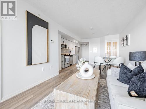 304 - 3091 Dufferin Street, Toronto, ON - Indoor Photo Showing Living Room