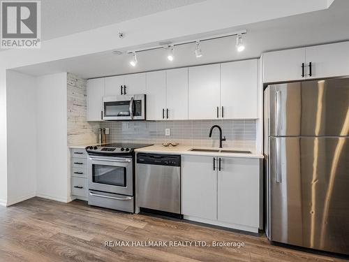 304 - 3091 Dufferin Street, Toronto, ON - Indoor Photo Showing Kitchen With Stainless Steel Kitchen