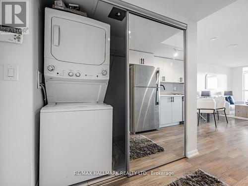 304 - 3091 Dufferin Street, Toronto, ON - Indoor Photo Showing Laundry Room