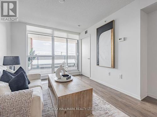 304 - 3091 Dufferin Street, Toronto, ON - Indoor Photo Showing Living Room