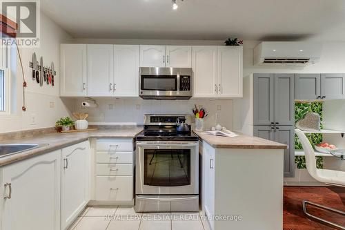 40 Poulett Street, Toronto, ON - Indoor Photo Showing Kitchen