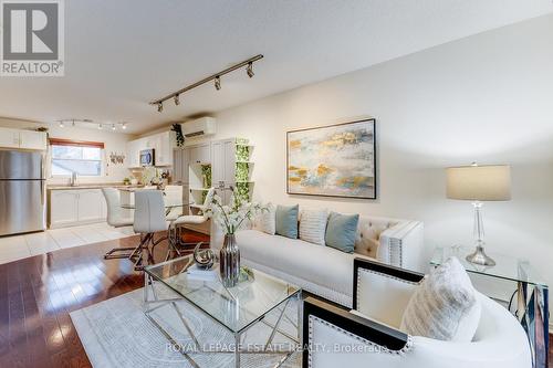 40 Poulett Street, Toronto, ON - Indoor Photo Showing Living Room