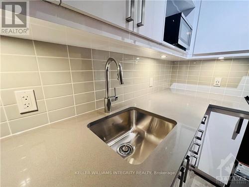 203 - 360 Deschatelets Avenue, Ottawa, ON - Indoor Photo Showing Kitchen