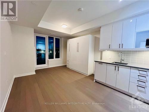 203 - 360 Deschatelets Avenue, Ottawa, ON - Indoor Photo Showing Kitchen