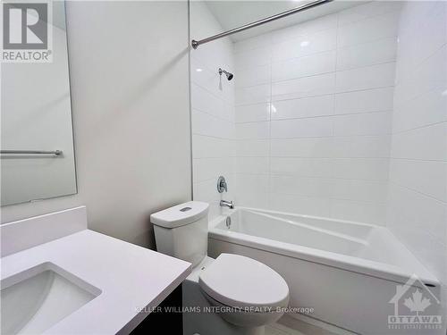 203 - 360 Deschatelets Avenue, Ottawa, ON - Indoor Photo Showing Bathroom