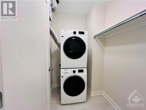 203 - 360 Deschatelets Avenue, Ottawa, ON - Indoor Photo Showing Laundry Room