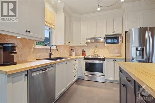 55 Ironside Court E, Ottawa, ON - Indoor Photo Showing Kitchen With Double Sink With Upgraded Kitchen