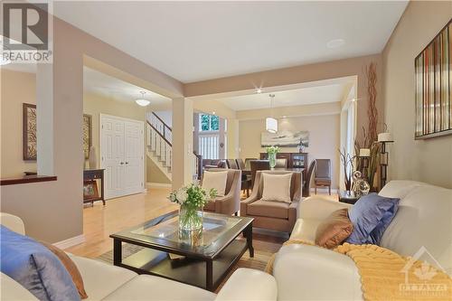 55 Ironside Court E, Ottawa, ON - Indoor Photo Showing Living Room