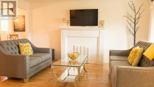 1880 Lakeshore Road, Niagara-On-The-Lake (101 - Town), ON - Indoor Photo Showing Living Room With Fireplace