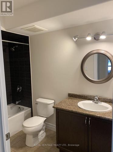 209 - 312 Spillsbury Drive, Peterborough (Otonabee), ON - Indoor Photo Showing Bathroom