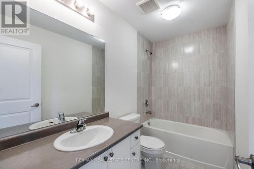 24 - 77 Diana Avenue, Brantford, ON - Indoor Photo Showing Bathroom