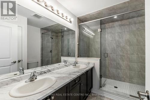 24 - 77 Diana Avenue, Brantford, ON - Indoor Photo Showing Bathroom