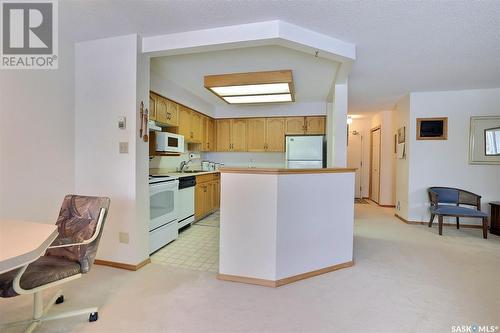 214 960 Assiniboine Avenue, Regina, SK - Indoor Photo Showing Kitchen