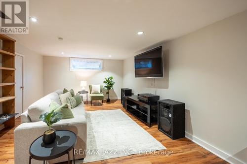 21 Maple Crescent, Kawartha Lakes (Lindsay), ON - Indoor Photo Showing Living Room