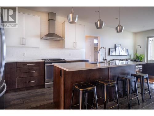 1172 Frost Road, Kelowna, BC - Indoor Photo Showing Kitchen With Upgraded Kitchen