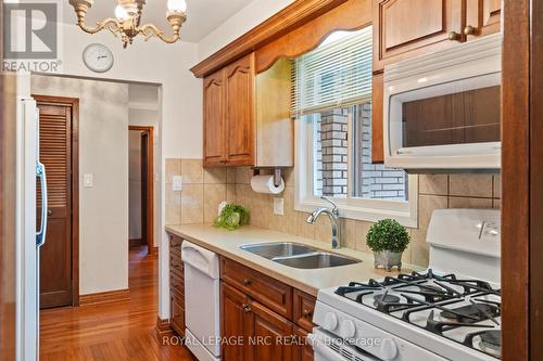 247 Concession 7 Road, Niagara-On-The-Lake (104 - Rural), ON - Indoor Photo Showing Kitchen With Double Sink