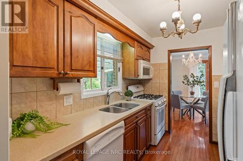 247 Concession 7 Road, Niagara-On-The-Lake (104 - Rural), ON - Indoor Photo Showing Kitchen With Double Sink