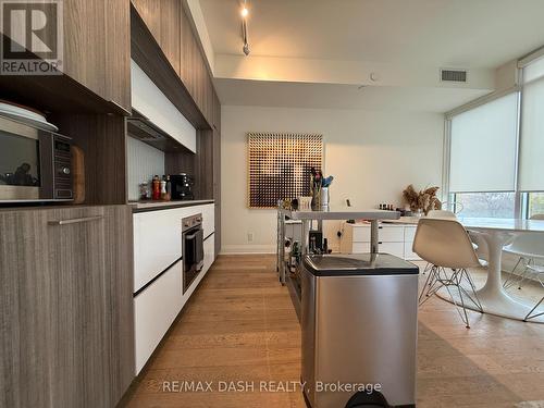 609 - 151 Avenue Road, Toronto, ON - Indoor Photo Showing Kitchen