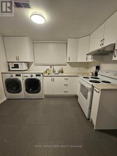 Bsmt - 29 Wyndcliff Crescent, Toronto, ON - Indoor Photo Showing Laundry Room