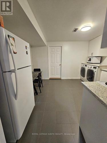 Bsmt - 29 Wyndcliff Crescent, Toronto, ON - Indoor Photo Showing Laundry Room