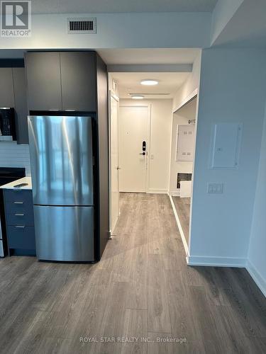 911 - 225 Malta Avenue, Brampton, ON - Indoor Photo Showing Kitchen