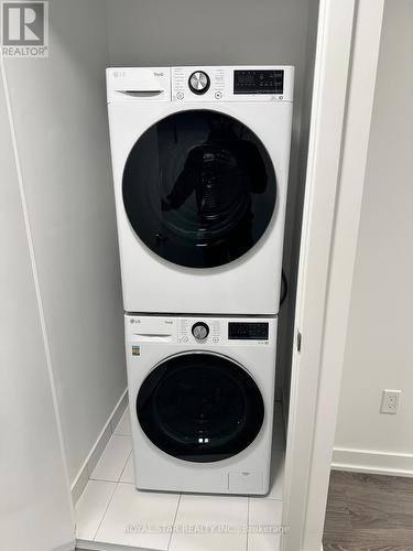 911 - 225 Malta Avenue, Brampton, ON - Indoor Photo Showing Laundry Room