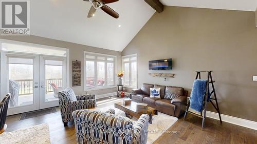 470 Blue Mountain Road, Uxbridge, ON - Indoor Photo Showing Living Room