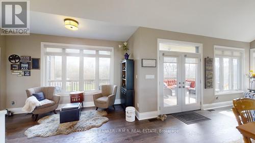 470 Blue Mountain Road, Uxbridge, ON - Indoor Photo Showing Living Room