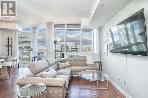 3101 - 59 Annie Craig Drive, Toronto, ON - Indoor Photo Showing Living Room