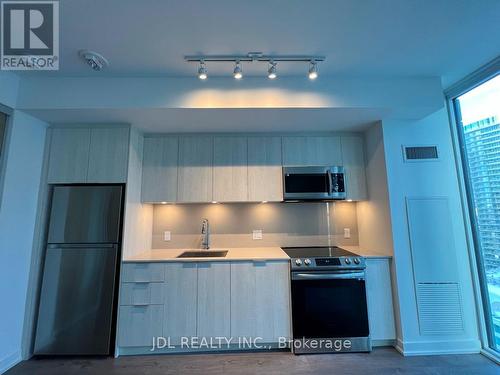 2804 - 357 King Street W, Toronto, ON - Indoor Photo Showing Kitchen