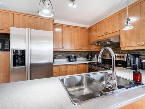 Cuisine - 2535 Boul. De Maisonneuve E., Montréal (Ville-Marie), QC - Indoor Photo Showing Kitchen With Double Sink