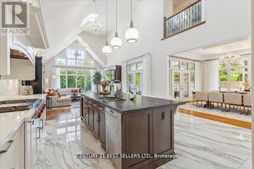 41 Cudmore Road, Oakville, ON - Indoor Photo Showing Kitchen With Double Sink With Upgraded Kitchen