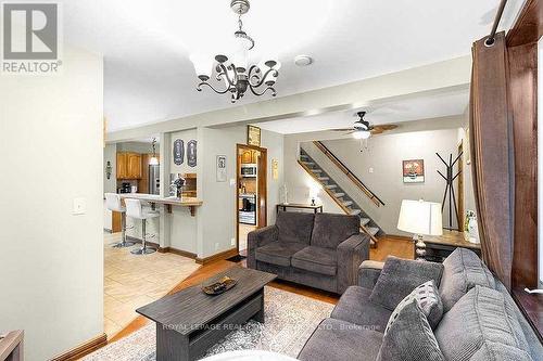 7011 Highway 6, Northern Bruce Peninsula, ON - Indoor Photo Showing Living Room