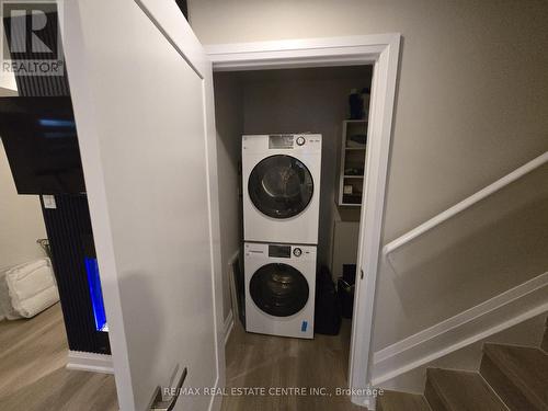 Bsmt. - 1412 Rose Way, Milton, ON - Indoor Photo Showing Laundry Room