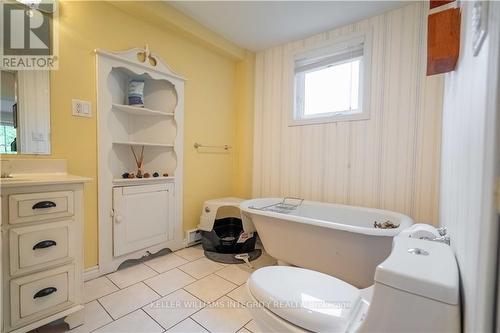 6399 Cairn View Road, South Glengarry, ON - Indoor Photo Showing Bathroom