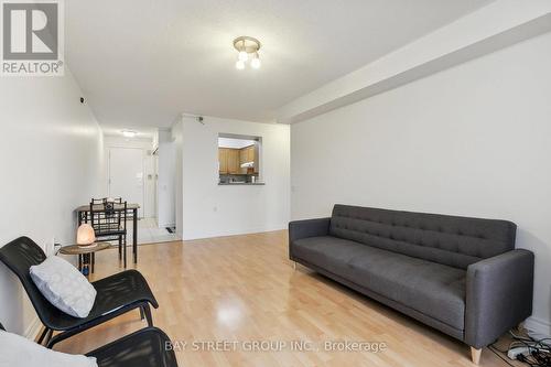 306 - 3088 Kennedy Road, Toronto, ON - Indoor Photo Showing Living Room