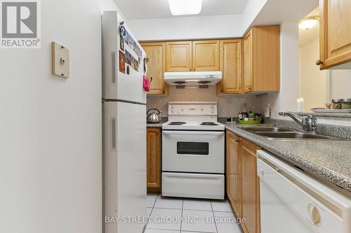 306 - 3088 Kennedy Road, Toronto, ON - Indoor Photo Showing Kitchen With Double Sink