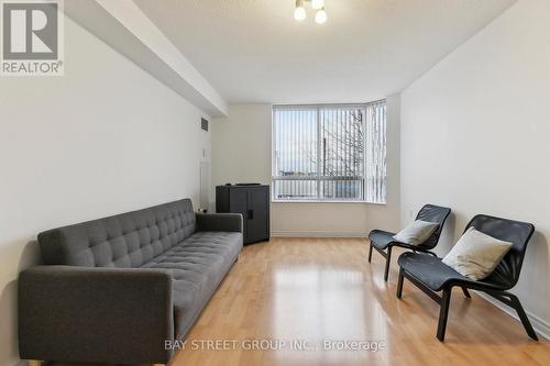 306 - 3088 Kennedy Road, Toronto, ON - Indoor Photo Showing Living Room