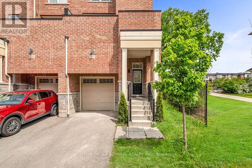 201 Harding Park Street, Newmarket, ON - Outdoor