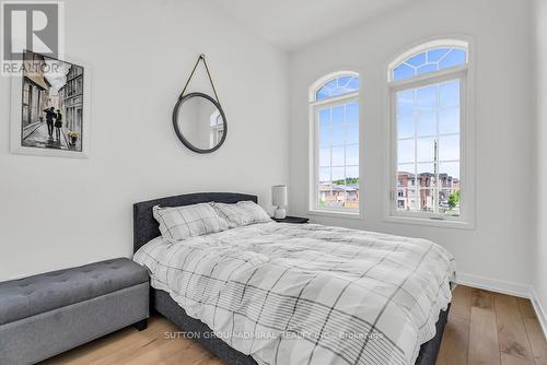 201 Harding Park Street, Newmarket, ON - Indoor Photo Showing Bedroom