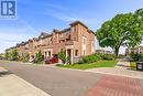 201 Harding Park Street, Newmarket, ON  - Outdoor With Facade 