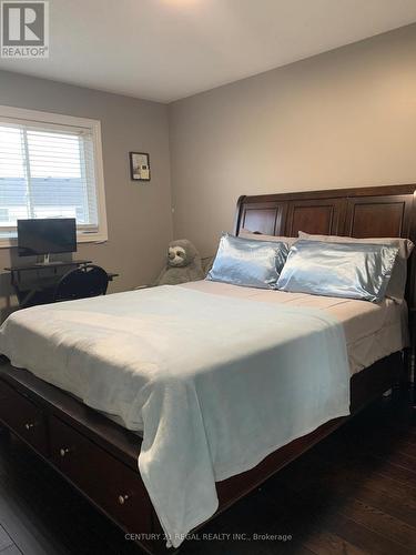 3265 Country Lane, Whitby, ON - Indoor Photo Showing Bedroom